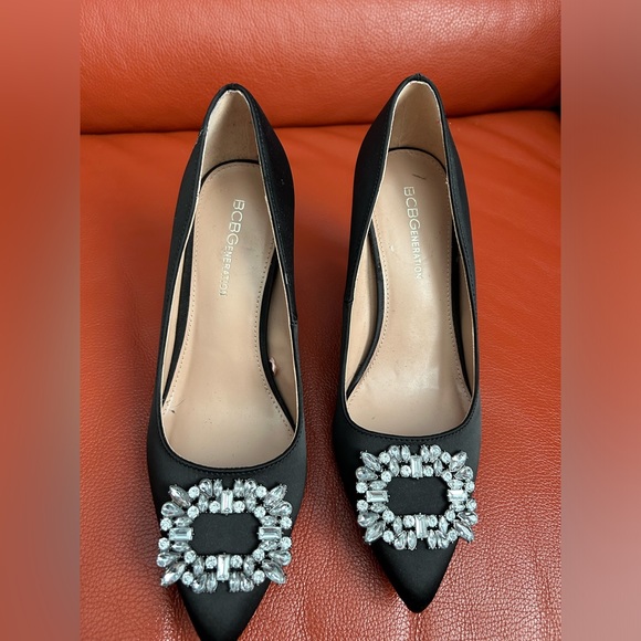 BCBGeneration Women's Atelia Crystal Brooch Slip-On Pumps - Picture 6 of 8